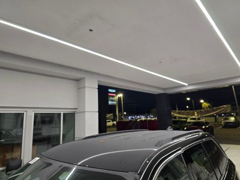 New 2025 Jeep Grand Cherokee Laredo w/ Luxury Tech Group I RWD image 10