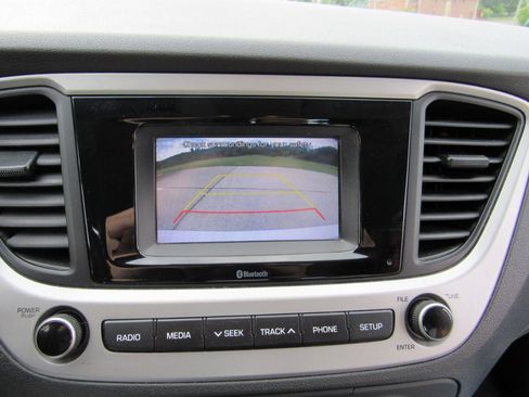 Used 2021 Hyundai Accent SE FWD image 12
