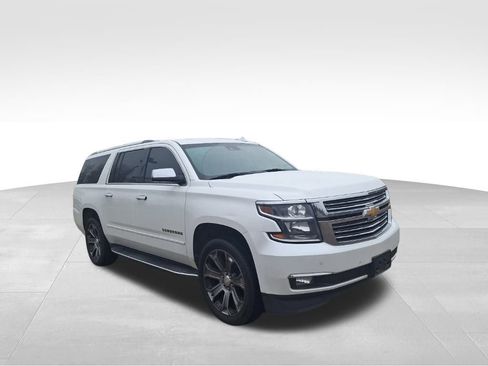 Used 2017 Chevrolet Suburban Premier image 7