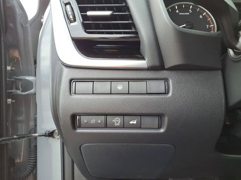 Used 2023 Nissan Rogue SL AWD/4WD image 22