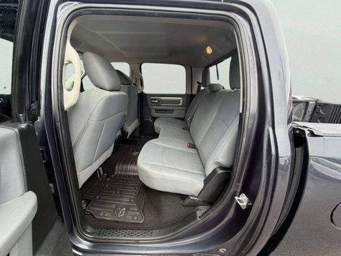Used 2018 RAM 1500 Classic SLT AWD/4WD image 22