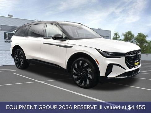 New 2026 Lincoln Nautilus Reserve image 3