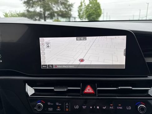 Used 2023 Kia Niro FWD image 23