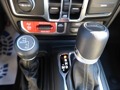 New 2026 Jeep Gladiator Willys AWD/4WD image 17