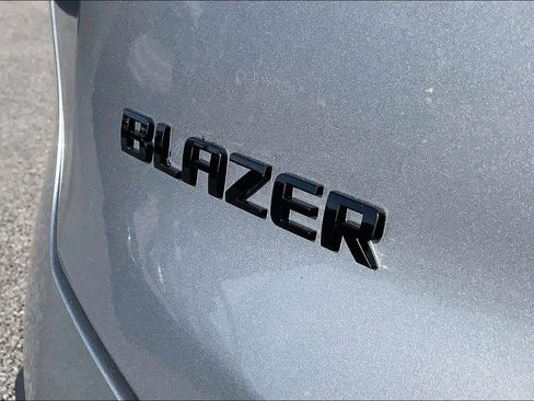 Used 2023 Chevrolet Blazer LT image 9