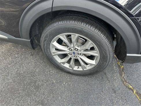 Used 2023 Ford Explorer XLT w/ Equipment Group 202A image 14