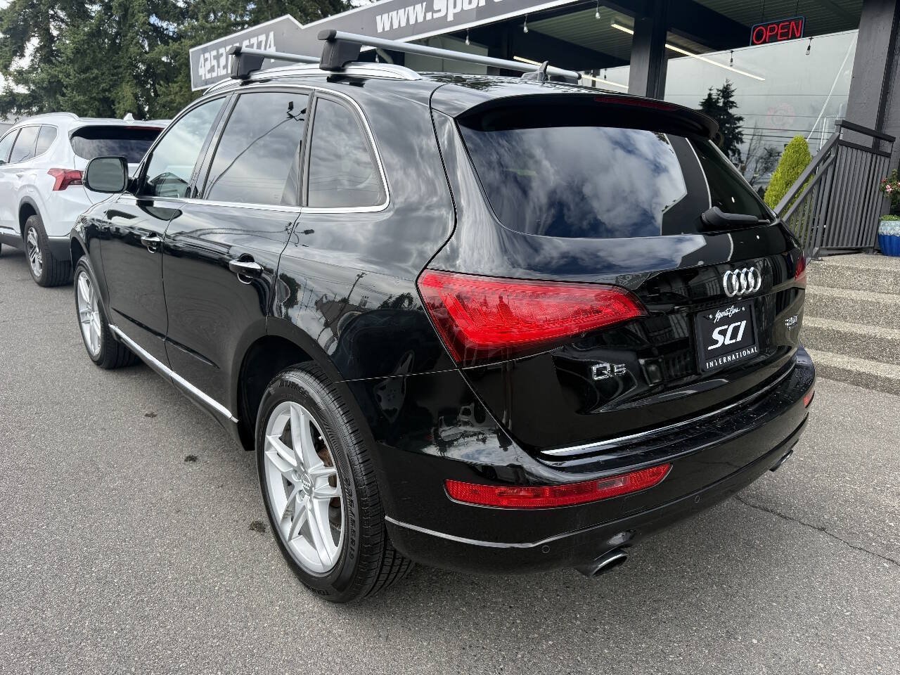 Used 2016 Audi Q5 2.0T Premium Plus w/ Technology Package AWD/4WD image 3