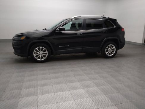 Used 2019 Jeep Cherokee Latitude w/ Popular Appearance Group FWD image 2