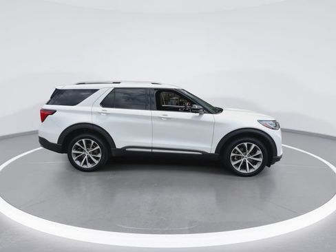 Used 2025 Ford Explorer Platinum w/ Ultimate Package AWD/4WD image 9