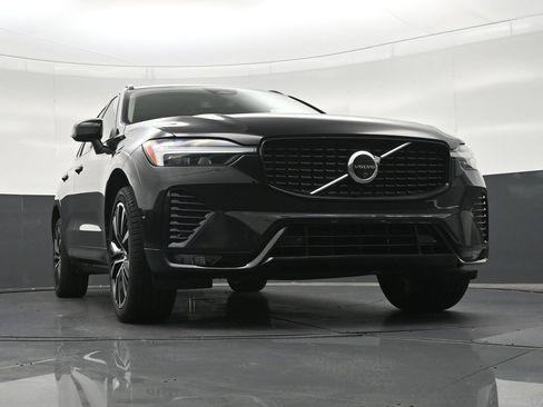 Used 2024 Volvo XC60 B5 Plus AWD/4WD image 29