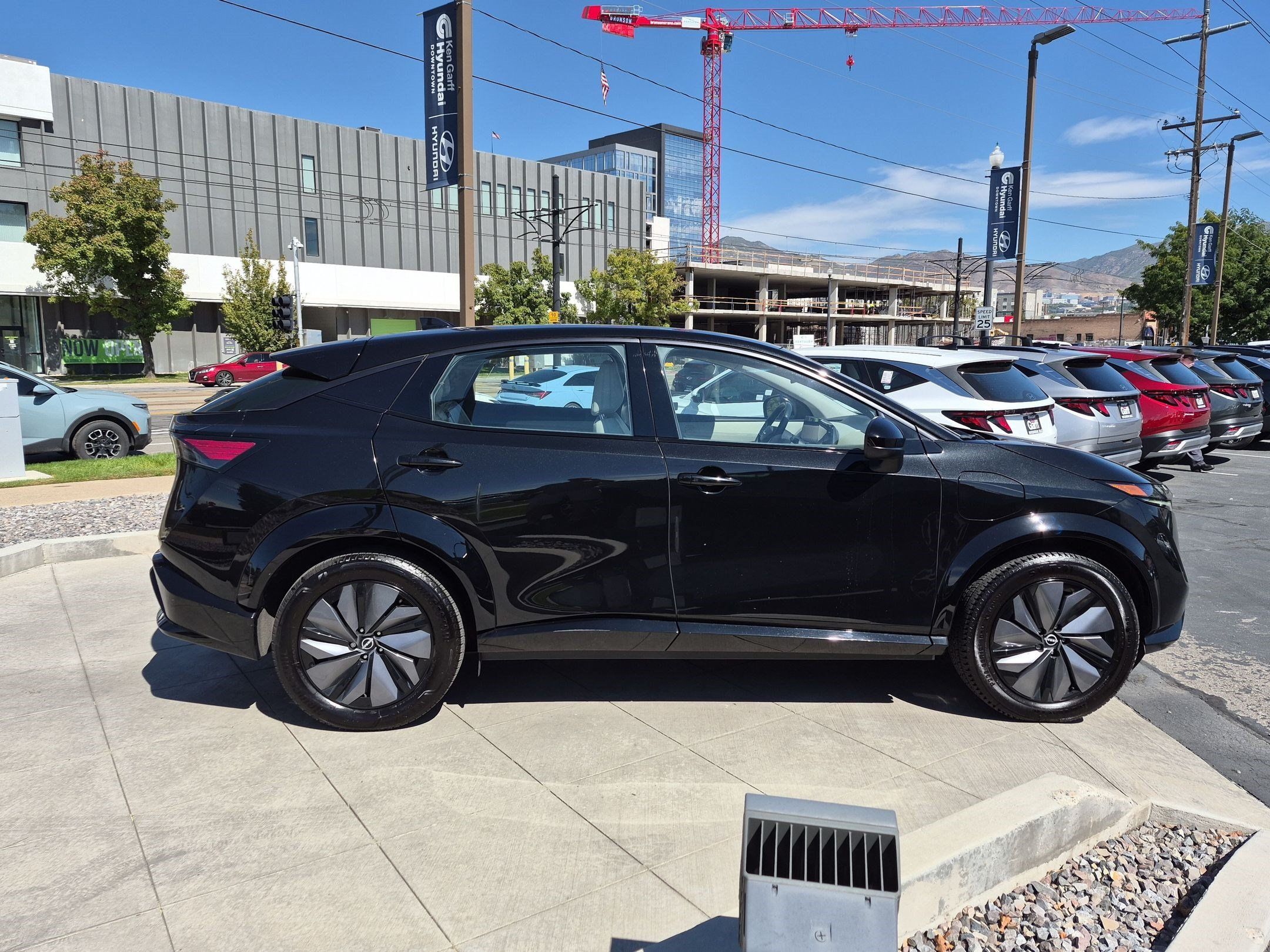 Used 2023 Nissan Ariya AWD image 2