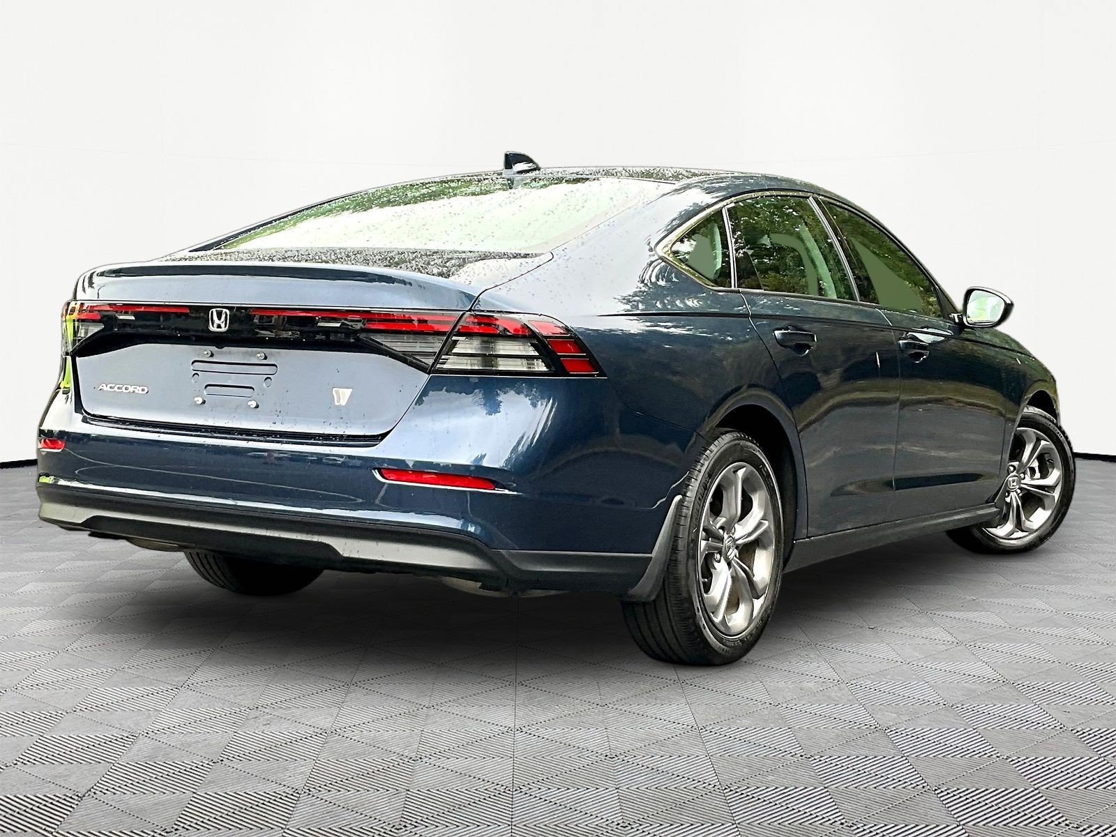 Used 2024 Honda Accord EX image 6