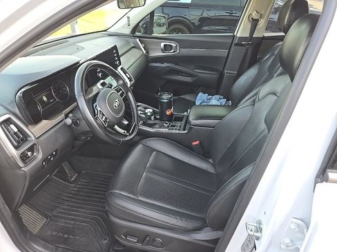 Used 2021 Kia Sorento EX w/ Panoramic Sunroof Package AWD/4WD image 5