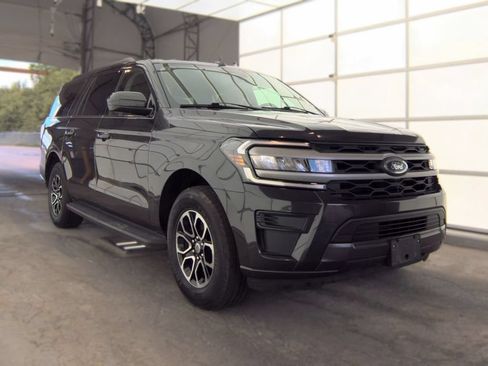 Used 2024 Ford Expedition Max XLT AWD/4WD image 3