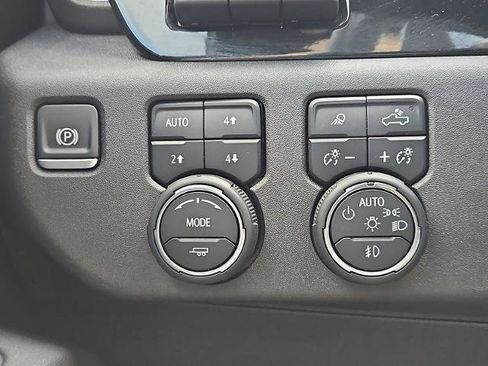 Certified 2024 Chevrolet Silverado 1500 High Country AWD/4WD image 17