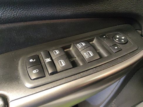Used 2020 Jeep Cherokee Latitude Plus FWD image 27