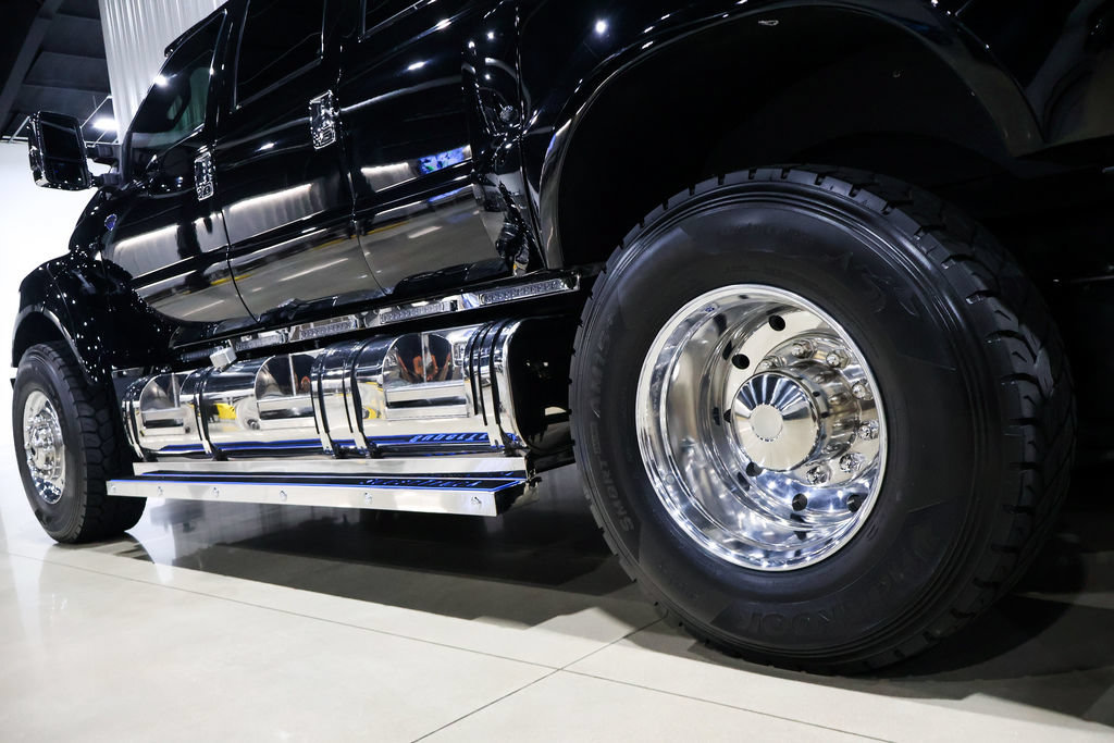 Used 2015 Ford F650 2WD Crew Cab Super Duty image 19