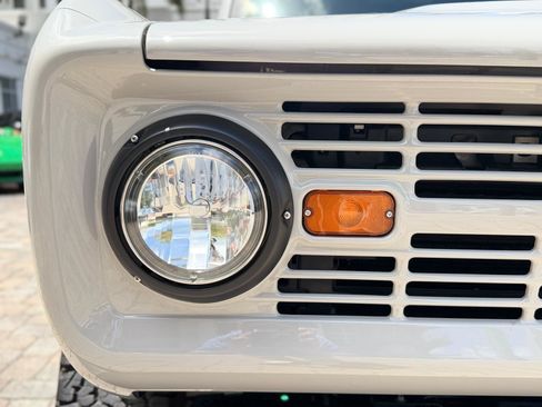 Used 2025 Ford Bronco Badlands AWD/4WD image 6