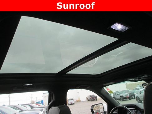 Used 2023 GMC Yukon XL SLT image 13