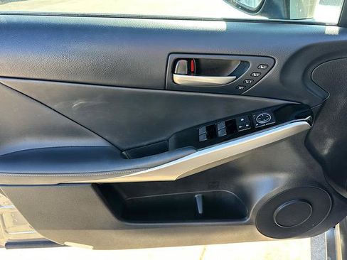 Used 2018 Lexus IS 300 AWD w/ Comfort Package image 16