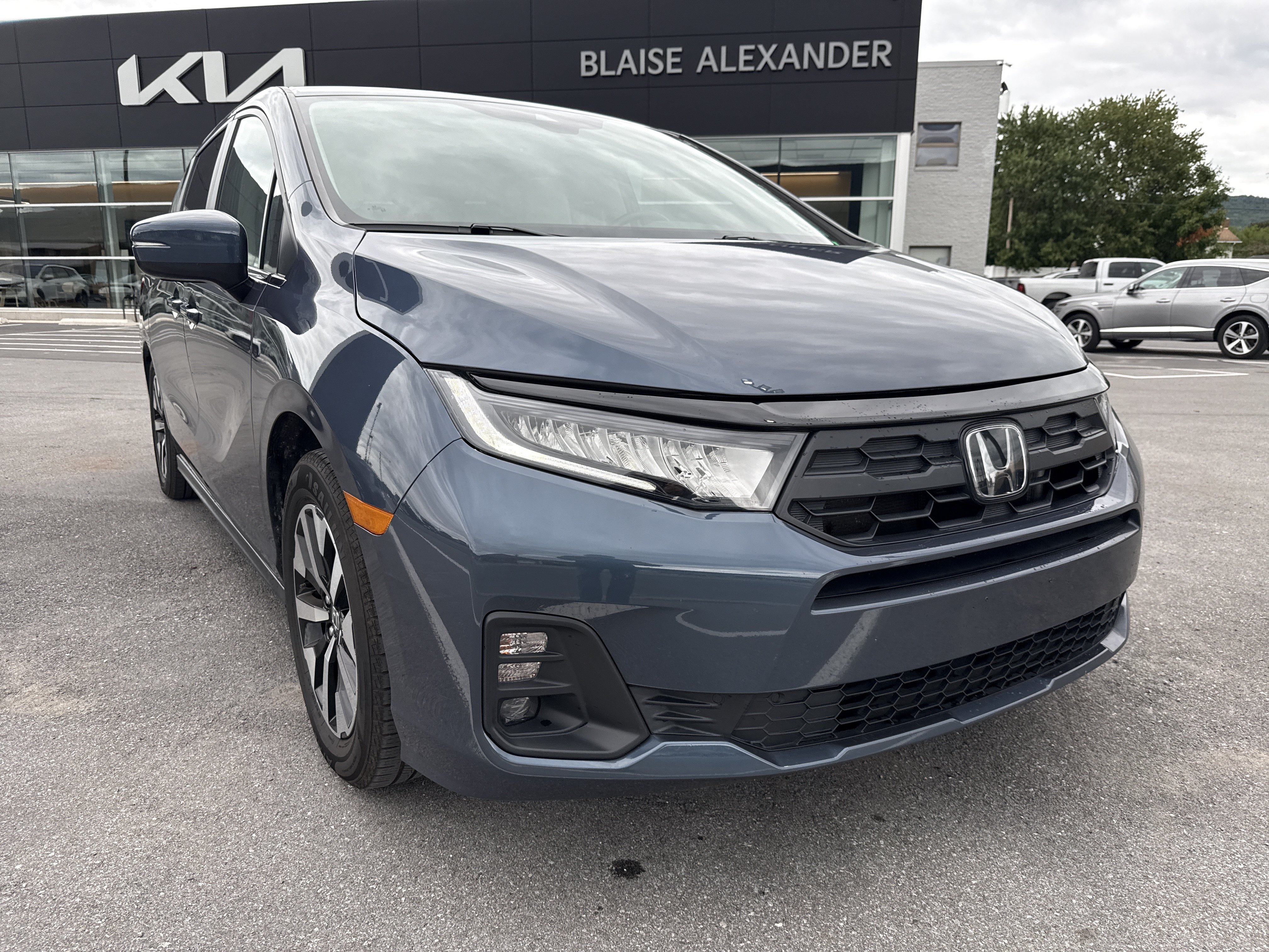 Used 2025 Honda Odyssey EX-L image 1
