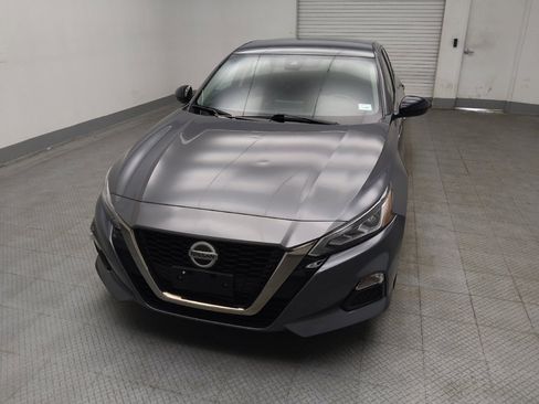 Used 2021 Nissan Altima 2.5 SR FWD image 15