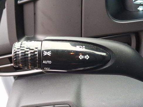 Certified 2025 Hyundai Elantra Sport image 25