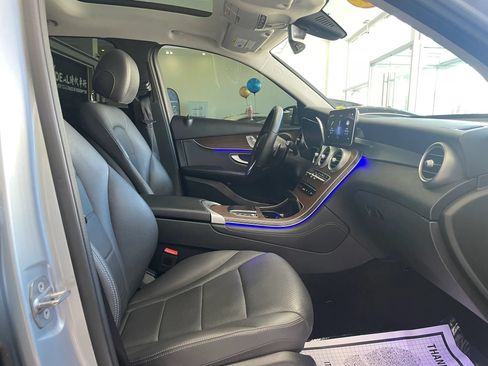 Used 2021 Mercedes-Benz GLC 300 4MATIC image 27