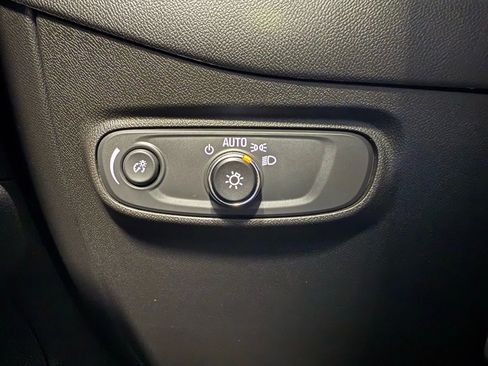 Used 2022 Chevrolet Equinox RS w/ RS Leather Package image 33