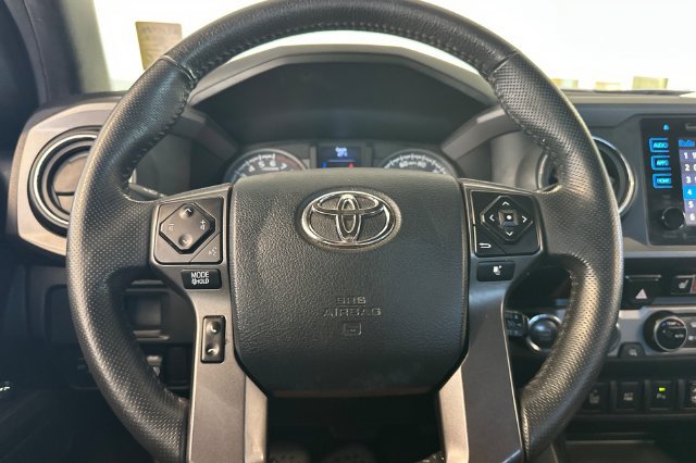 Used 2017 Toyota Tacoma TRD Off-Road AWD/4WD image 25