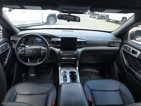Used 2020 Ford Explorer XLT w/ Equipment Group 202A RWD image 10