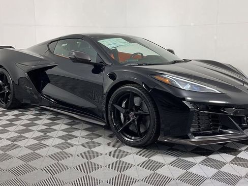 New 2025 Chevrolet Corvette E-Ray w/ ZER Performance Package image 2