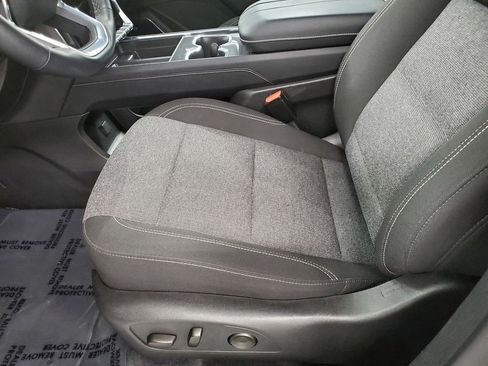 Used 2025 GMC Acadia Elevation image 13