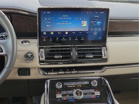 Used 2022 Lincoln Navigator L Reserve image 10