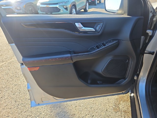 Used 2023 Ford Escape ST-Line w/ Tech Pack #1 AWD/4WD image 11