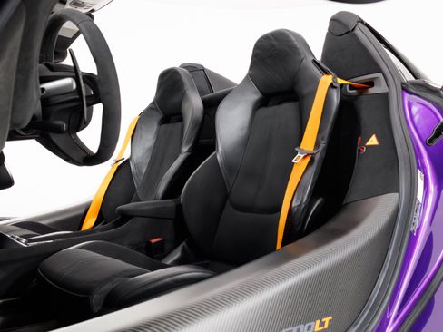 Used 2020 McLaren 600LT Spider RWD image 19