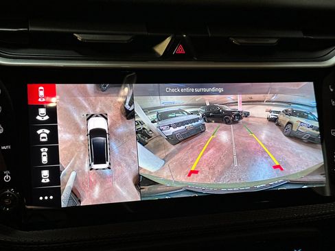 New 2026 Jeep Cherokee Overland w/ Advanced Pro Tech Group AWD/4WD image 19