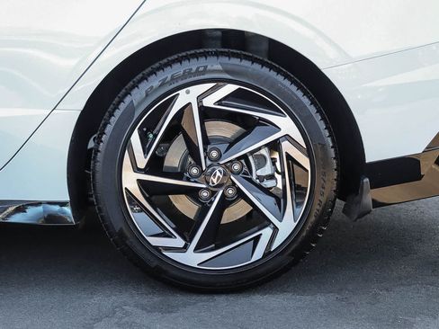 Used 2026 Hyundai Sonata SEL FWD image 11