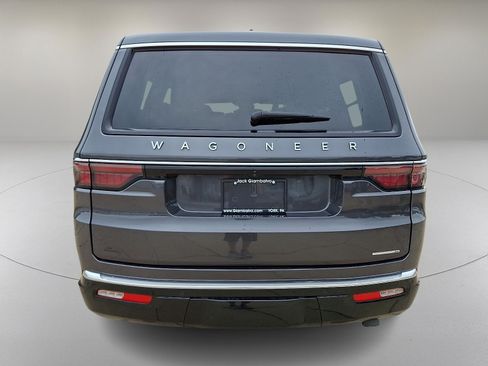 Used 2024 Jeep Wagoneer Series III AWD/4WD image 9