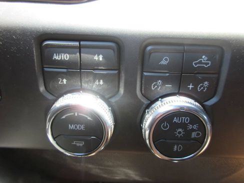 New 2026 GMC Sierra 1500 AT4 w/ AT4 Premium Package AWD/4WD image 17