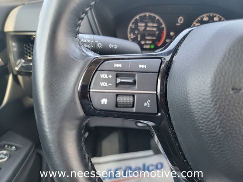 Used 2025 Honda CR-V EX-L image 18