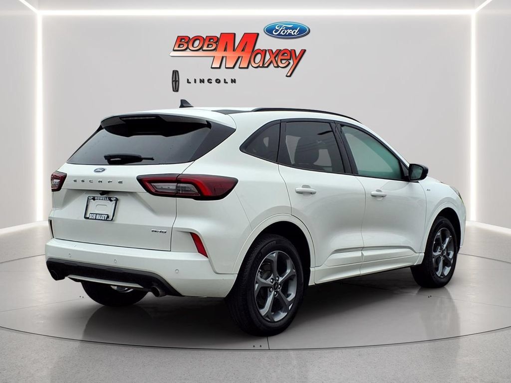 Used 2024 Ford Escape ST-Line w/ Tech Pack #1 AWD/4WD image 4