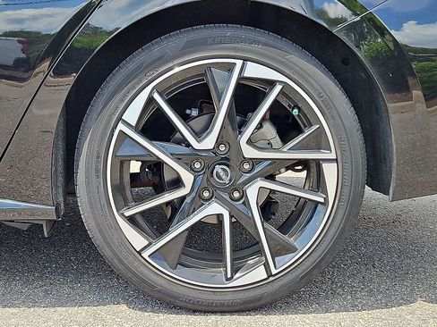 Used 2024 Nissan Sentra SR w/ SR Premium Package FWD image 38