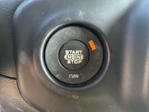 Used 2023 Jeep Wrangler Sahara w/ Cold Weather Group image 17