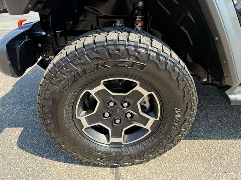 Used 2021 Jeep Gladiator Mojave AWD/4WD image 7