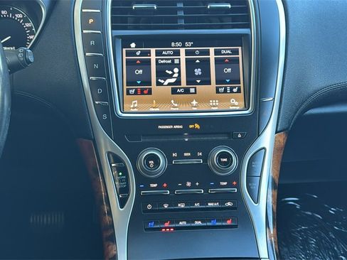 Used 2017 Lincoln MKX Reserve w/ Lincoln MKX Climate Package image 11