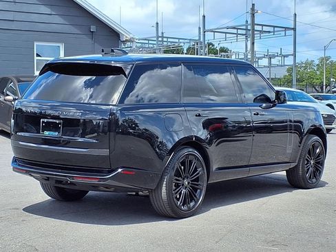 Used 2025 Land Rover Range Rover Long Wheelbase SE AWD/4WD image 7