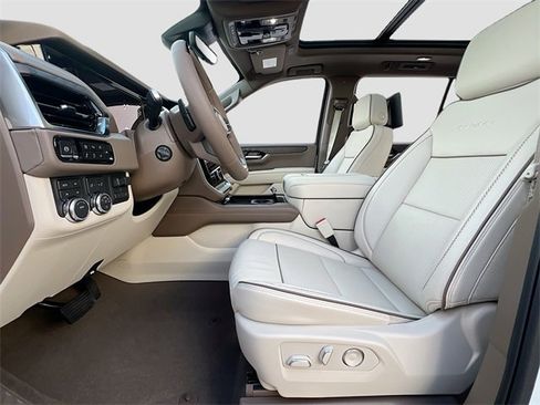 New 2026 GMC Yukon XL Denali w/ Denali Reserve Package image 15