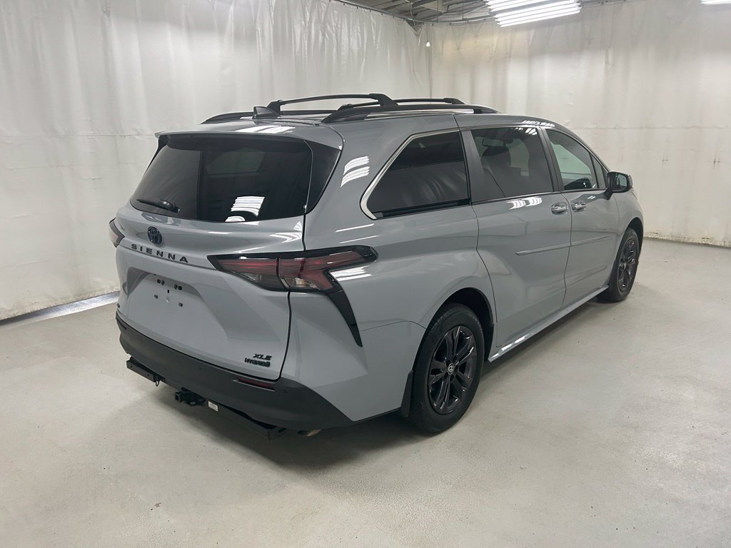 Certified 2024 Toyota Sienna XLE Woodland Edition AWD/4WD image 5