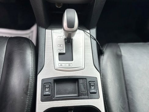 Used 2010 Subaru Outback 2.5i Limited image 13